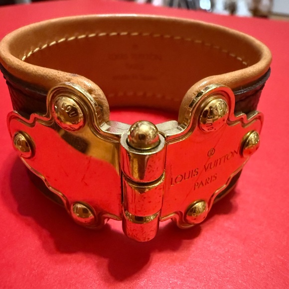 Authentic LOUIS VUITTON Monogram Women's Luggage Bracelet size 17 (small) - Picture 1 of 9